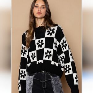 HOLLISTER Check and Floral PatternSweater in Black White. Size XXS NWT